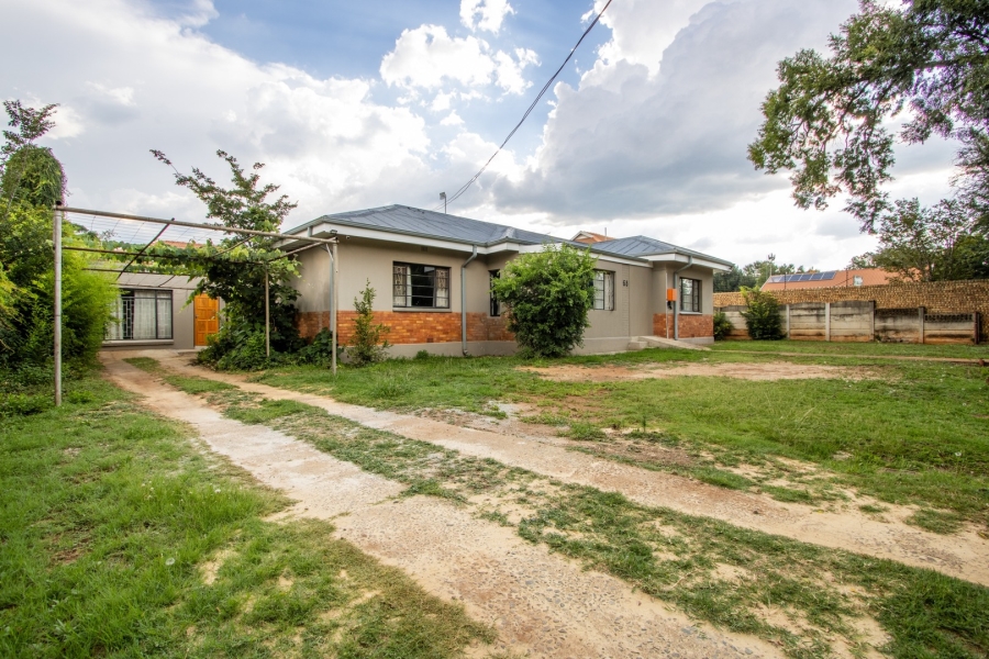 To Let 14 Bedroom Property for Rent in Die Bult North West